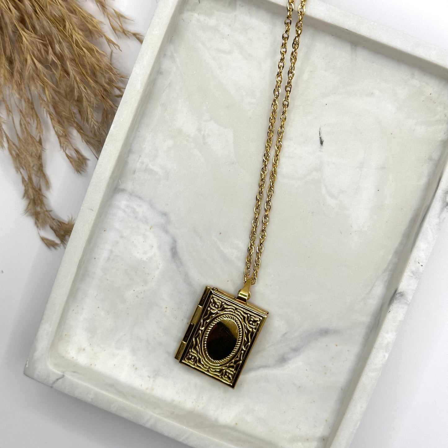 Quran Locket Necklace | Women - eRayyan